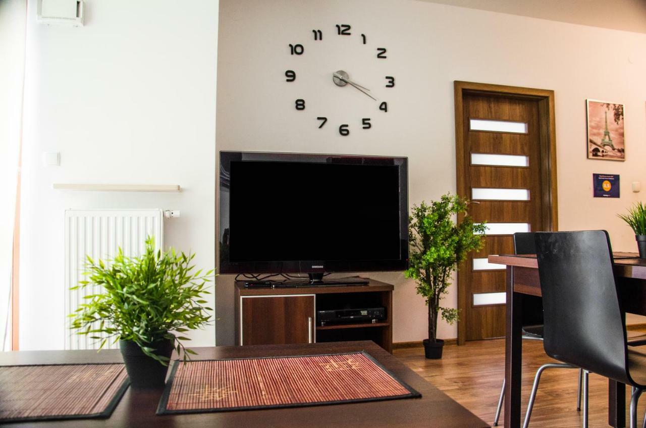 Apartament Centrum Gieldowa Варшава Екстериор снимка