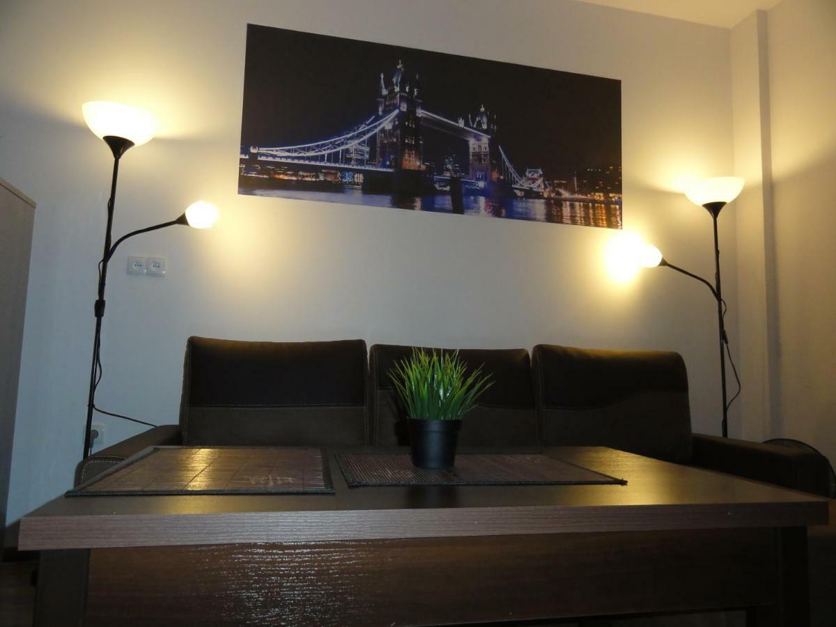Apartament Centrum Gieldowa Варшава Екстериор снимка