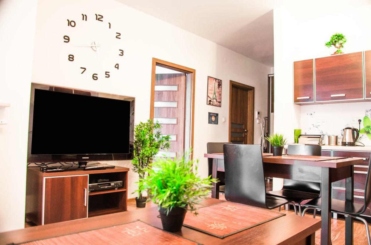 Apartament Centrum Gieldowa Варшава Екстериор снимка