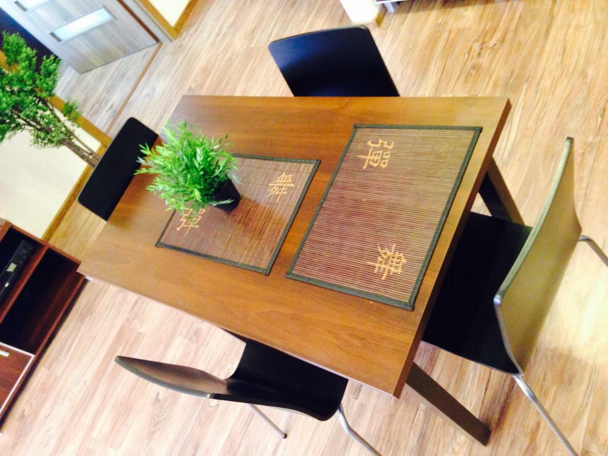 Apartament Centrum Gieldowa Варшава Екстериор снимка
