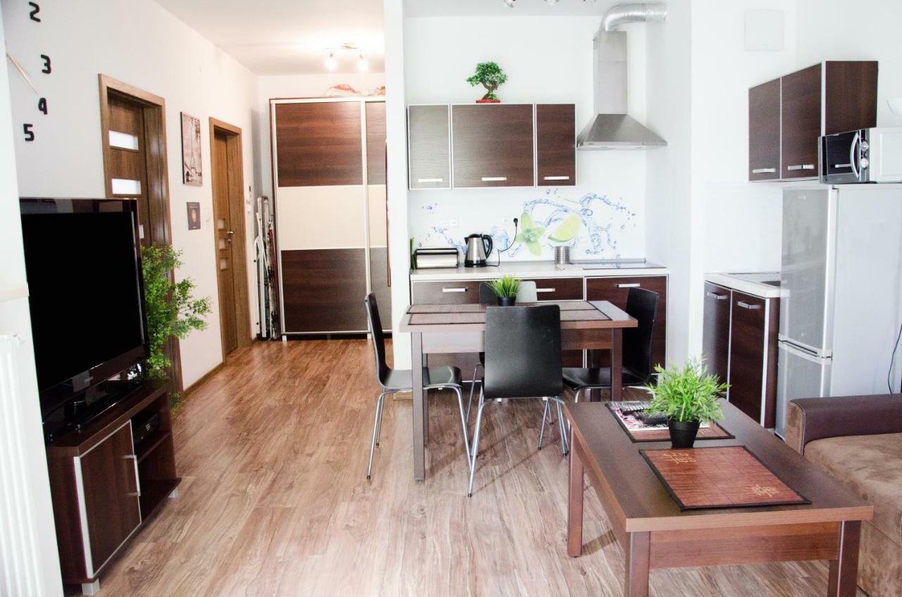 Apartament Centrum Gieldowa Варшава Екстериор снимка