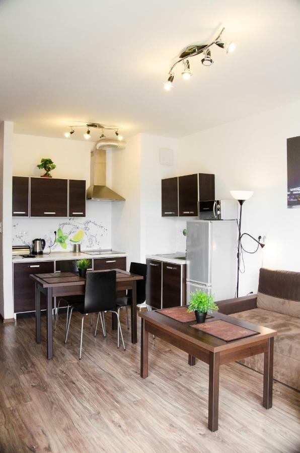 Apartament Centrum Gieldowa Варшава Екстериор снимка
