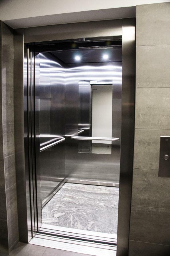 Apartament Centrum Gieldowa Варшава Екстериор снимка