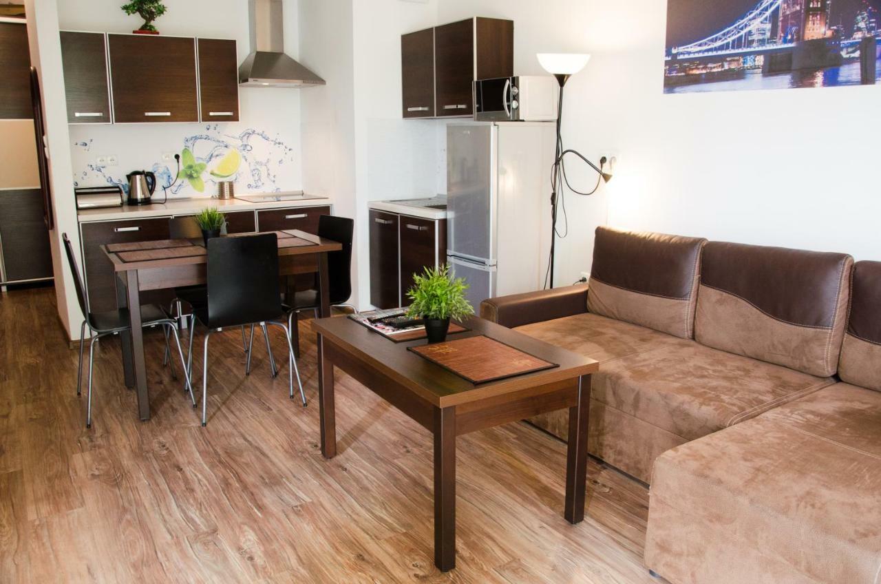Apartament Centrum Gieldowa Варшава Екстериор снимка