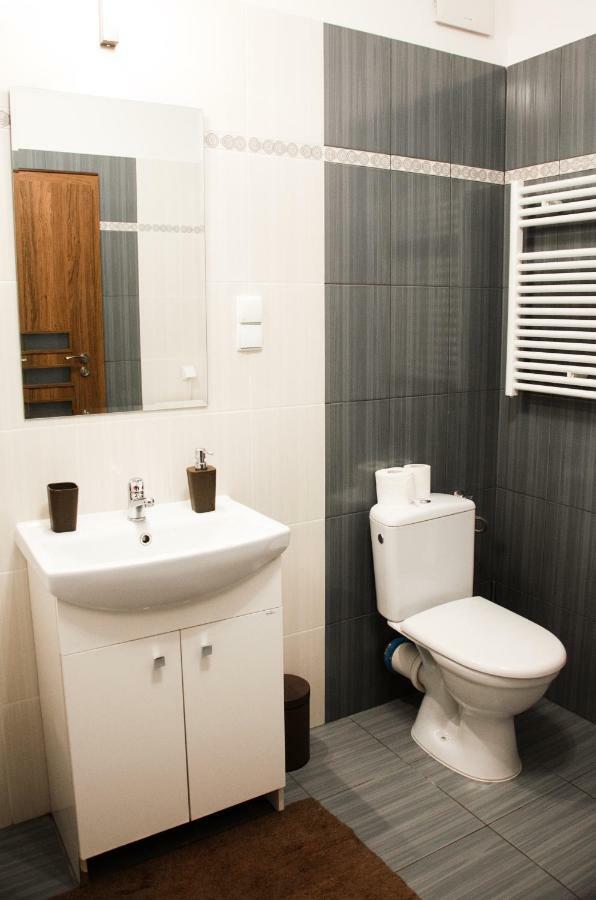 Apartament Centrum Gieldowa Варшава Екстериор снимка