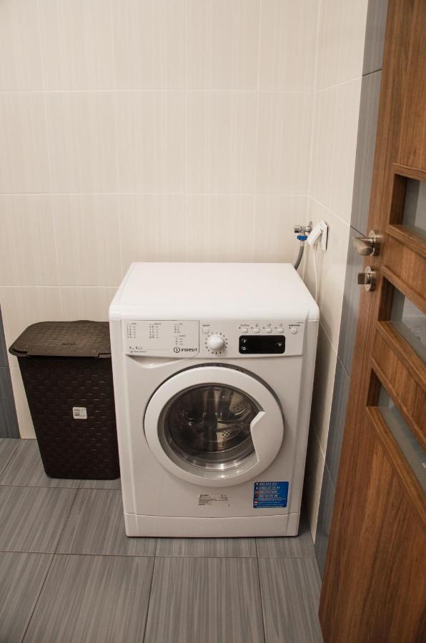 Apartament Centrum Gieldowa Варшава Екстериор снимка